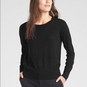 GAP Black Crewneck Sweater